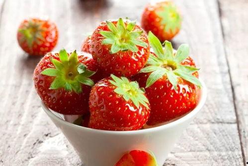 吃鸡皮肤爆料最新草莓,吃鸡战场再添一抹甜蜜色彩